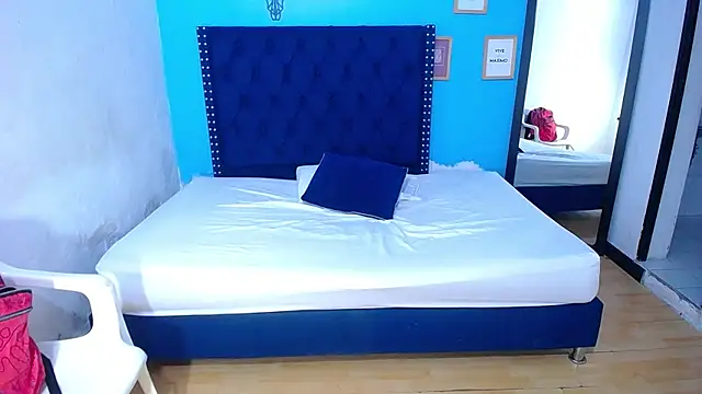 Snapshot of kinky_redhead18 chatting on 09/29/25, 01:39 kinky redhead18 online show from 09/29/25, 01:39
