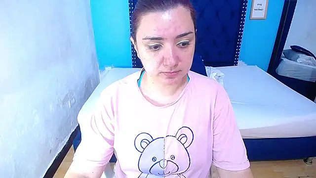Snapshot of kinky_redhead18 chatting on 10/08/25, 01:01 kinky redhead18 online show from 10/08/25, 01:01
