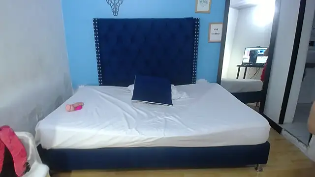 kinky redhead18 online show from 11/19/25, 01:44