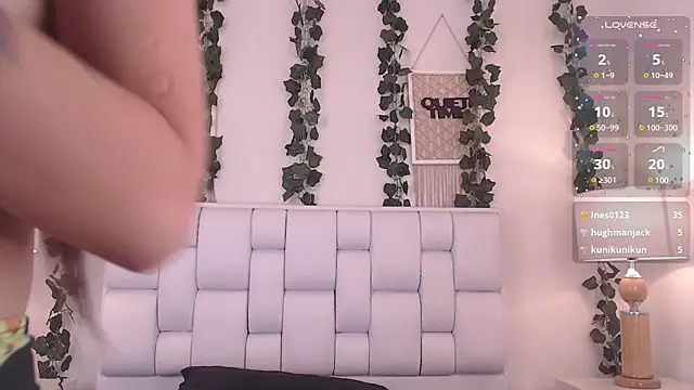 Kylie golden online show from 01/26/25, 04:09