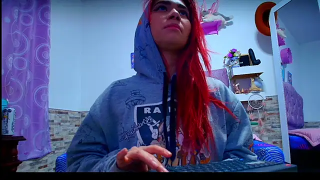 Melannytaylor online show from 12/05/25, 08:39