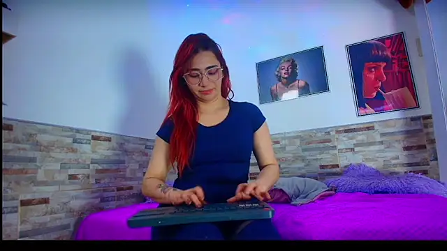 Melannytaylor online show from 12/21/25, 01:41