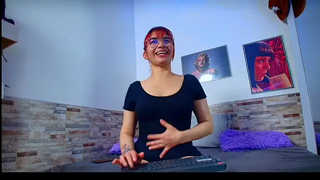 Melannytaylor online show from 12/18/25, 11:52