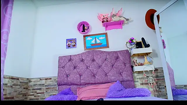 Melannytaylor online show from 12/03/25, 07:57