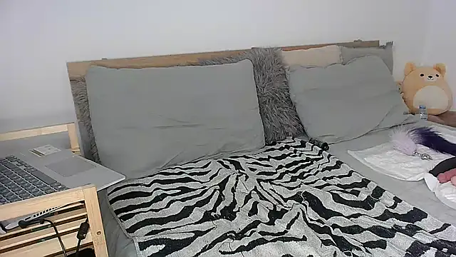 cat woman BD online show from 11/03/25, 05:49