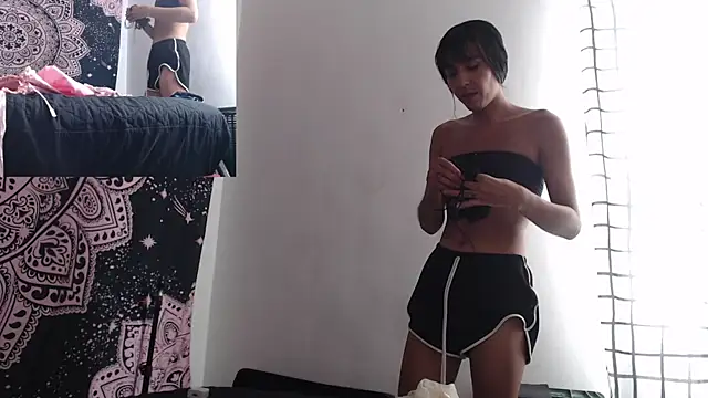 liissa 0 online show from 04/15/26, 03:49