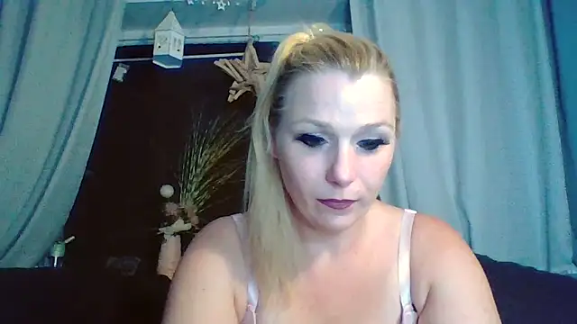 Snapshot of DevilsAngel13 chatting on 09/16/25, 07:04 DevilsAngel13 online show from 09/16/25, 07:04