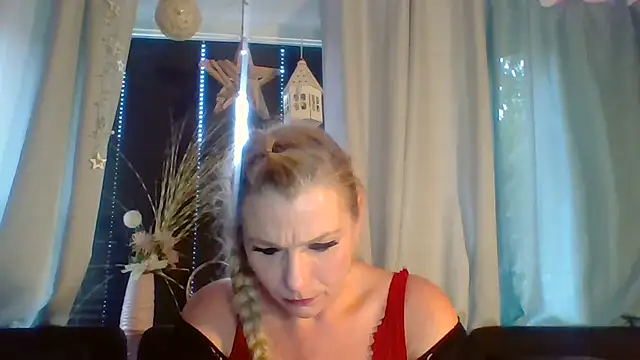 Snapshot of DevilsAngel13 chatting on 09/27/25, 07:58 DevilsAngel13 online show from 09/27/25, 07:58