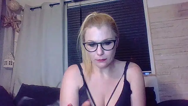 DevilsAngel13 online show from 11/28/25, 06:02