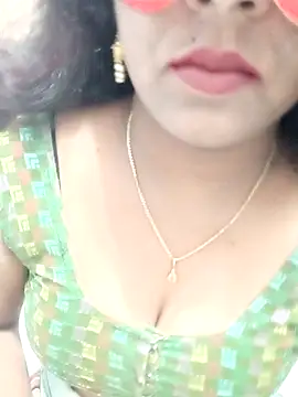 Snapshot of Manisha-Love chatting on 01/22/25, 07:45 Manisha-Love online show from 01/22/25, 07:45