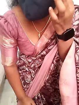 Snapshot of Manisha-Love chatting on 02/17/25, 08:30 Manisha-Love online show from 02/17/25, 08:30