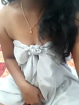 Snapshot of Manisha-Love chatting on 03/08/25, 01:06 Manisha-Love online show from 03/08/25, 01:06