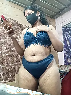 queensenorita online show from 10/31/25, 07:27