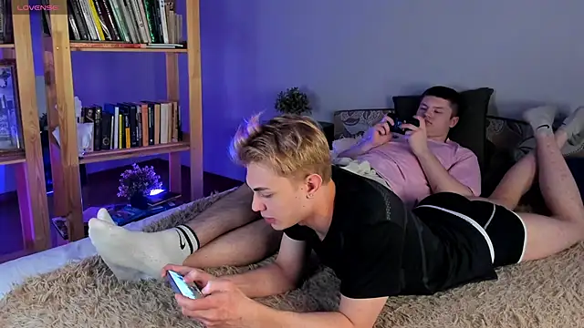 Snapshot of naughty_evan chatting on 02/22/25, 10:42 naughty evan online show from 02/22/25, 10:42