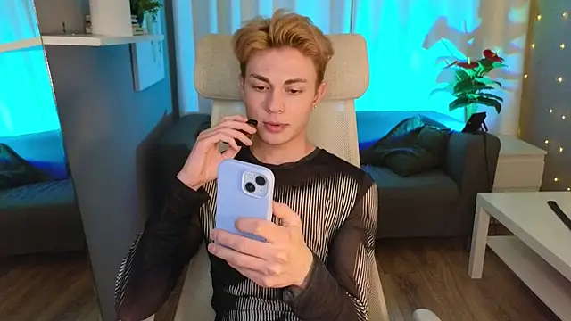 Snapshot of naughty_evan chatting on 03/07/25, 07:05 naughty evan online show from 03/07/25, 07:05