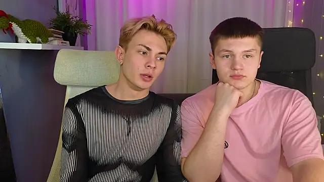 Snapshot of naughty_evan chatting on 02/22/25, 04:30 naughty evan online show from 02/22/25, 04:30