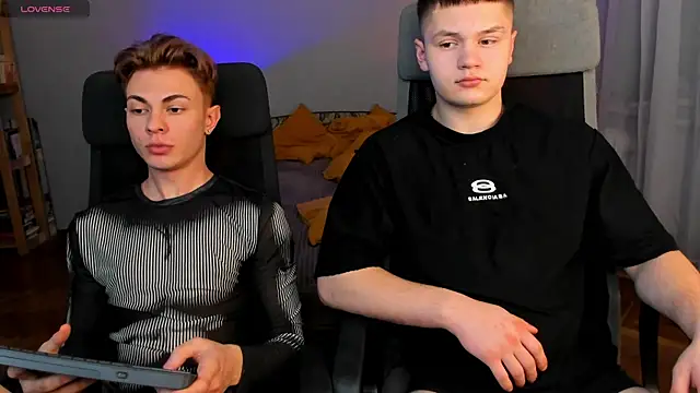 Snapshot of naughty_evan chatting on 02/01/25, 05:37 naughty evan online show from 02/01/25, 05:37