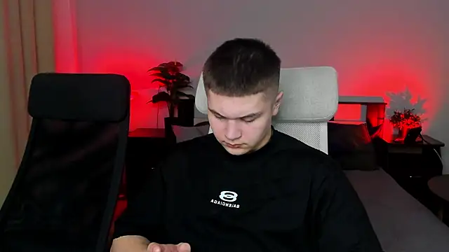 Snapshot of naughty_evan chatting on 01/30/25, 05:17 naughty evan online show from 01/30/25, 05:17