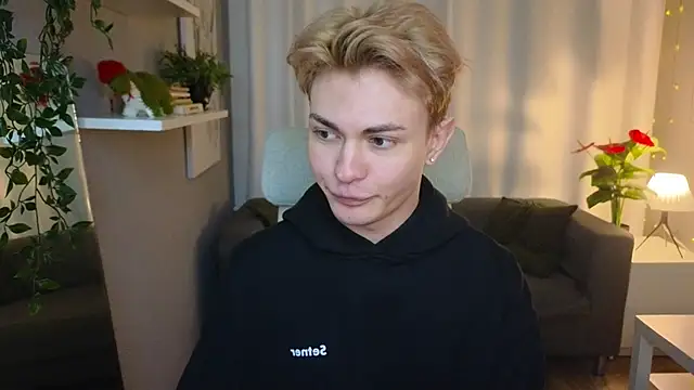 Snapshot of naughty_evan chatting on 03/03/25, 03:22 naughty evan online show from 03/03/25, 03:22