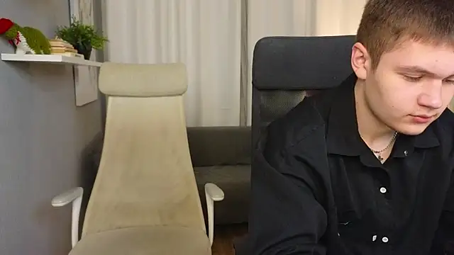 Snapshot of naughty_evan chatting on 01/26/25, 02:19 naughty evan online show from 01/26/25, 02:19