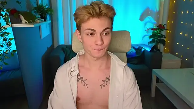 Snapshot of naughty_evan chatting on 02/28/25, 08:18 naughty evan online show from 02/28/25, 08:18