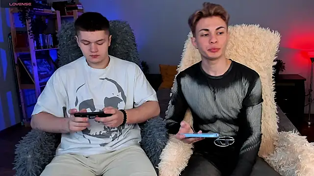 Snapshot of naughty_evan chatting on 02/05/25, 01:44 naughty evan online show from 02/05/25, 01:44