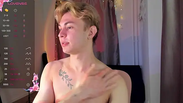 Snapshot of naughty_evan chatting on 03/20/25, 02:21 naughty evan online show from 03/20/25, 02:21