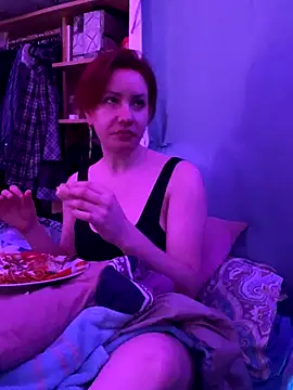 Nina-Chick777 online show from 10/29/25, 04:00