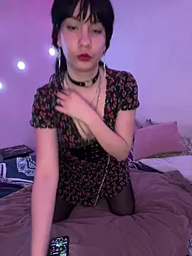 Nina-Chick777 online show from 12/28/24, 05:44
