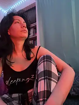 Nina-Chick777 online show from 06/08/26, 09:32