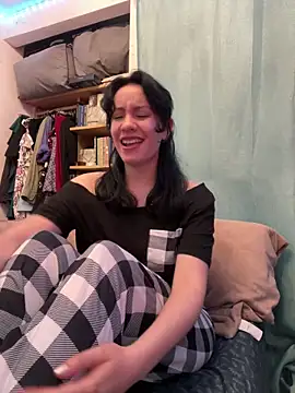 Nina-Chick777 online show from 06/18/26, 09:14