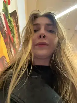 Sunny   Bunny online show from 04/25/26, 02:25