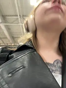 Sunny   Bunny online show from 03/09/25, 05:17