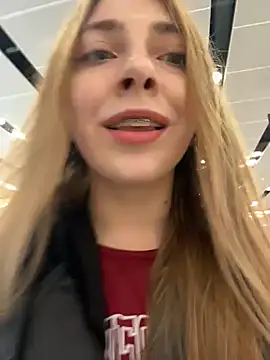 Sunny   Bunny online show from 11/05/25, 01:03