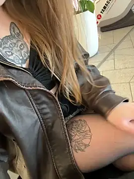 Sunny   Bunny online show from 04/09/26, 01:17