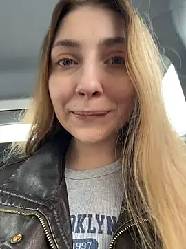 Sunny   Bunny online show from 03/31/26, 01:13