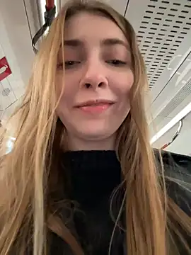 Sunny   Bunny online show from 12/04/25, 09:52