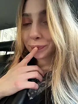 Sunny   Bunny online show from 03/15/26, 01:07