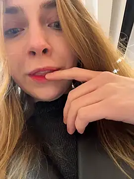 Sunny   Bunny online show from 02/09/26, 12:14