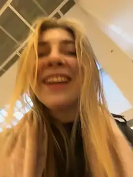 Sunny   Bunny online show from 11/18/25, 10:18