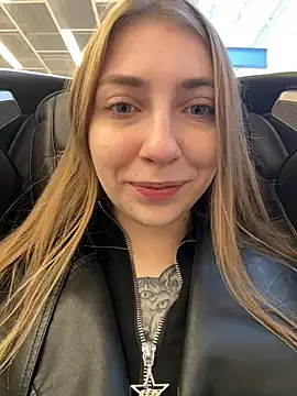 Sunny   Bunny online show from 12/02/25, 10:17