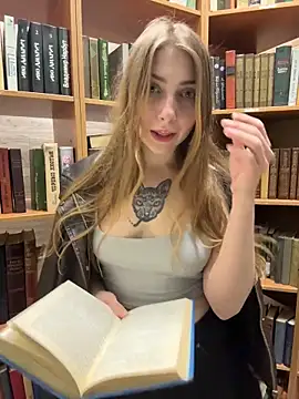 Sunny   Bunny online show from 05/07/26, 02:31