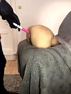 Snapshot of Inseminator69 chatting on 12/02/25, 10:39 Inseminator69 online show from 12/02/25, 10:39