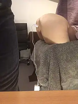 Snapshot of Inseminator69 chatting on 01/04/25, 10:27 Inseminator69 online show from 01/04/25, 10:27