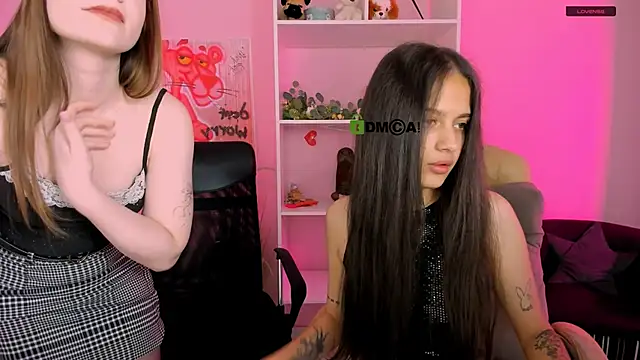 Snapshot of pure_radiance1 chatting on 09/26/25, 05:47 pure radiance1 online show from 09/26/25, 05:47