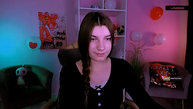 Snapshot of pure_radiance1 chatting on 02/24/25, 01:10 pure radiance1 online show from 02/24/25, 01:10