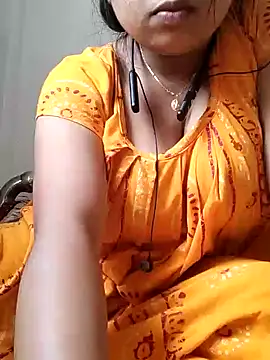 Snapshot of Priya_2222 chatting on 02/04/25, 05:53 Priya 2222 online show from 02/04/25, 05:53