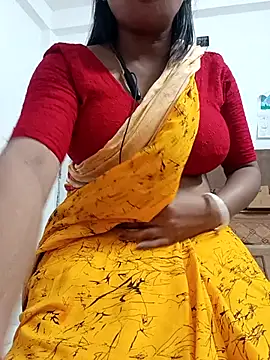 Snapshot of Priya_2222 chatting on 10/05/25, 05:36 Priya 2222 online show from 10/05/25, 05:36
