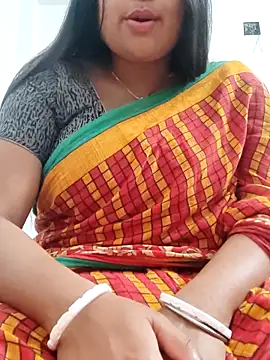 Snapshot of Priya_2222 chatting on 02/14/25, 05:03 Priya 2222 online show from 02/14/25, 05:03