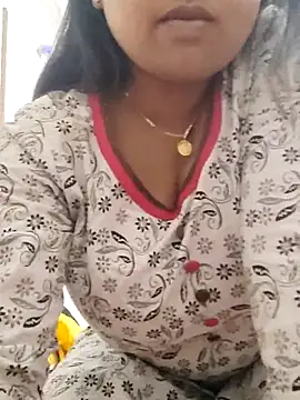 Snapshot of Priya_2222 chatting on 02/28/25, 11:25 Priya 2222 online show from 02/28/25, 11:25